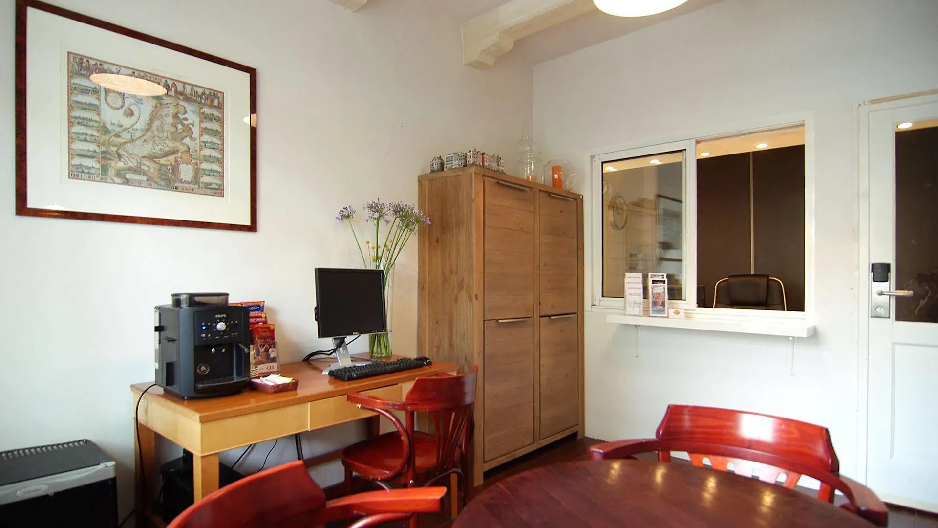 Flower Market Hotel Amsterdam 2*,